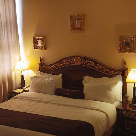 Owu Crown Hotel イバダン エクステリア 写真