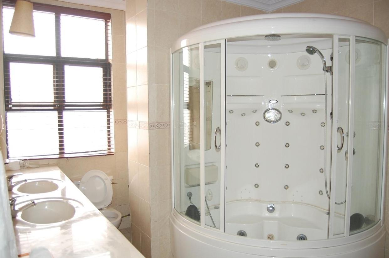 Owu Crown Hotel イバダン 部屋 写真