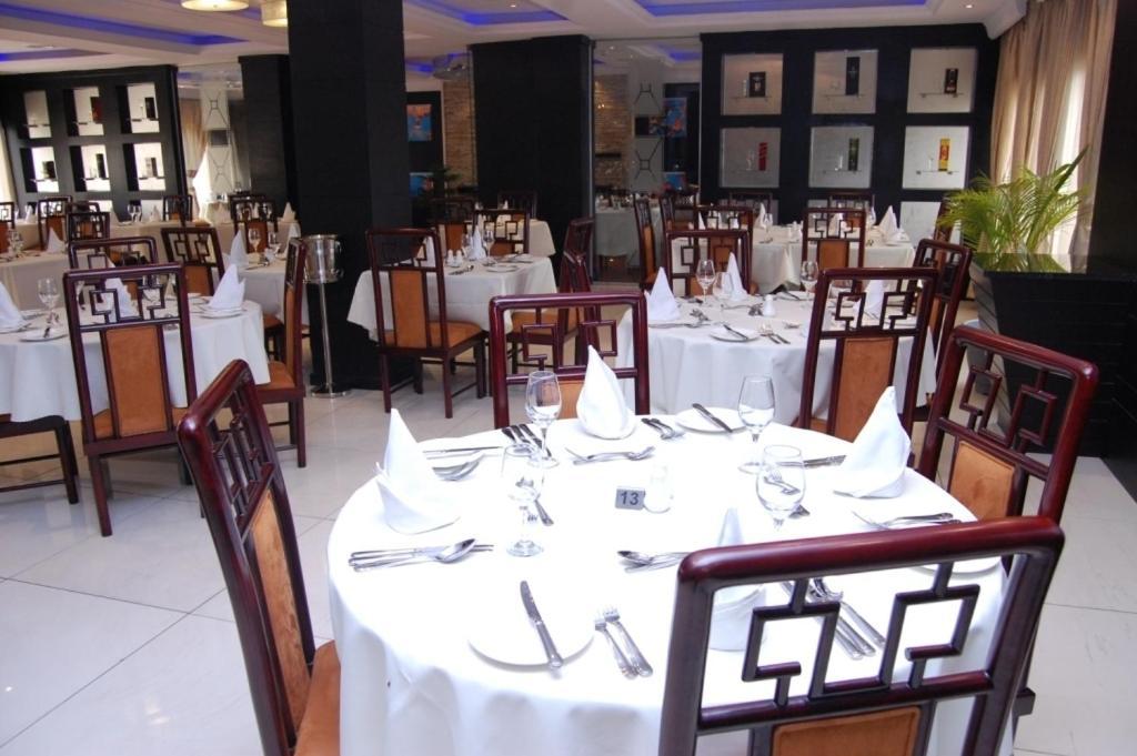 Owu Crown Hotel イバダン エクステリア 写真