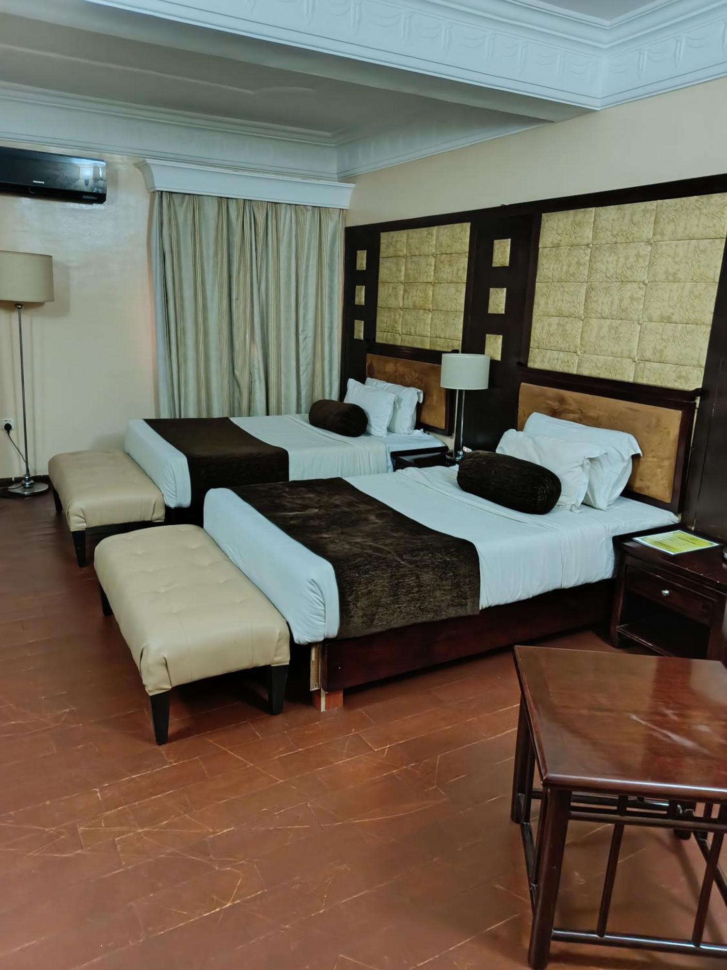 Owu Crown Hotel イバダン エクステリア 写真